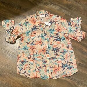 NWT Gap woman’s button down size L​​